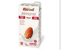 EcoMilのアーモンドミルク（ブリック）200ml